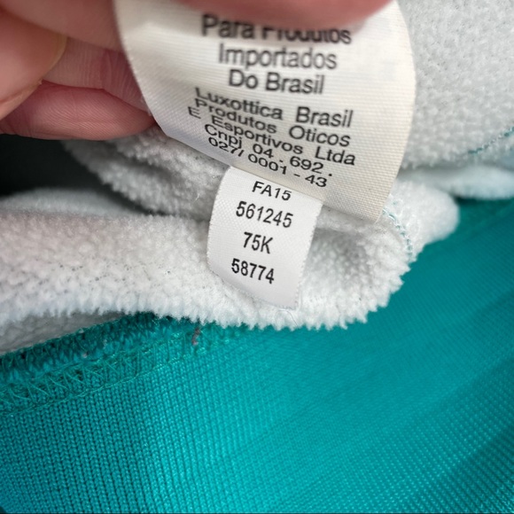 Oakley Wind and Water Resistant Hooded Jacket - Picture 15 of 15